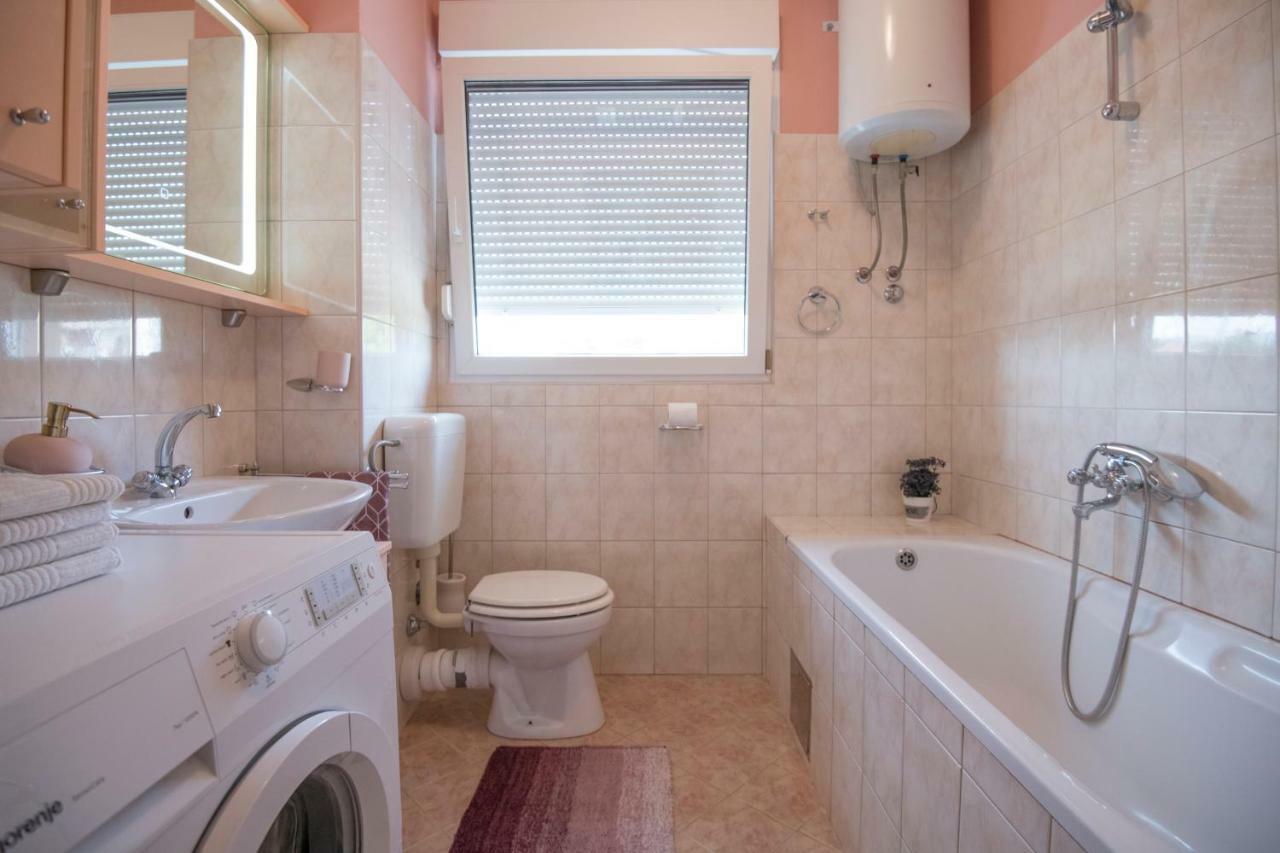 Comfortable Cozy Beach Apartment Split Kültér fotó